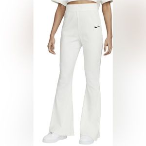 ✨Nike high waisted ribbed flared pants.✨✨✨